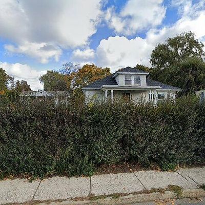 503 Cabot St, Beverly, MA 01915