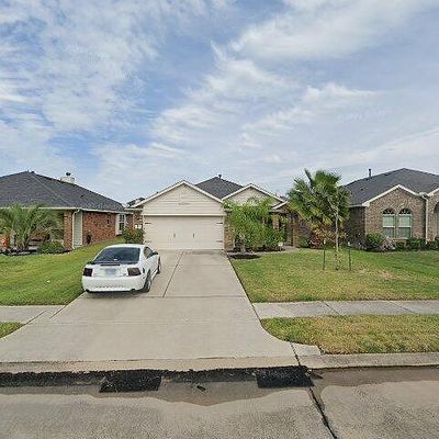 5039 Bay Ln, Bacliff, TX 77518