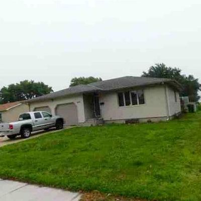 645 Joehnck Rd, Grand Island, NE 68801