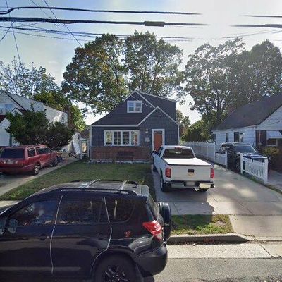 72 W Marshall St, Hempstead, NY 11550