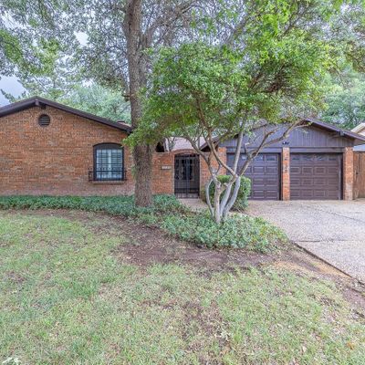 6128 Lynnhaven Dr, Lubbock, TX 79413