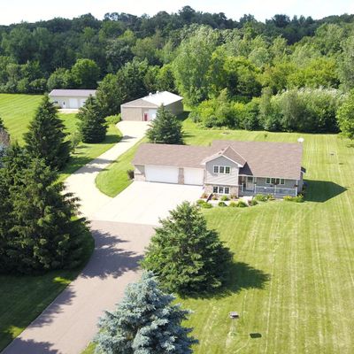 618 Oakley Cir, Hudson, WI 54016