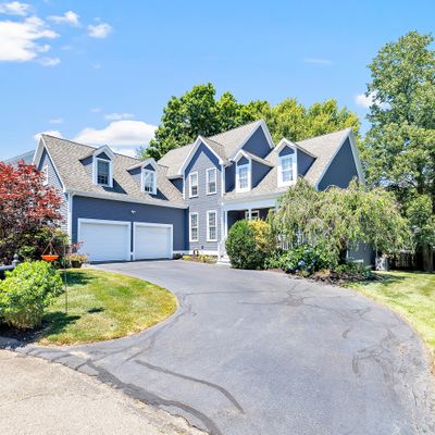 62 Hitching Post Ln, Milford, CT 06460