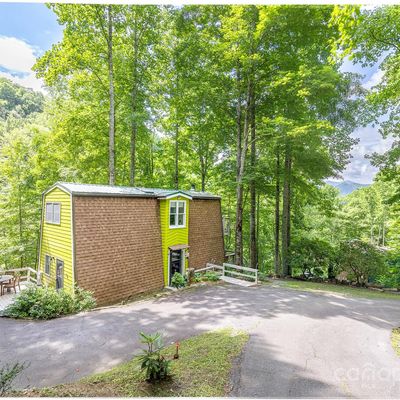 80 Chalet Pl, Maggie Valley, NC 28751