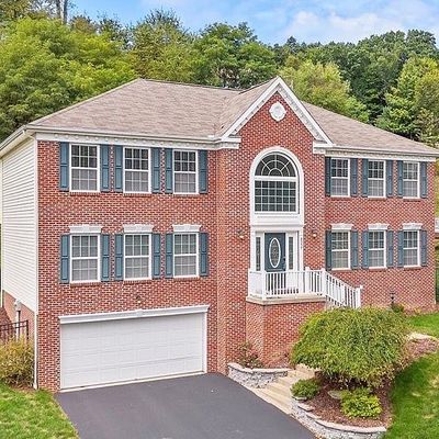 8057 Maureen Dr, Cranberry Township, PA 16066