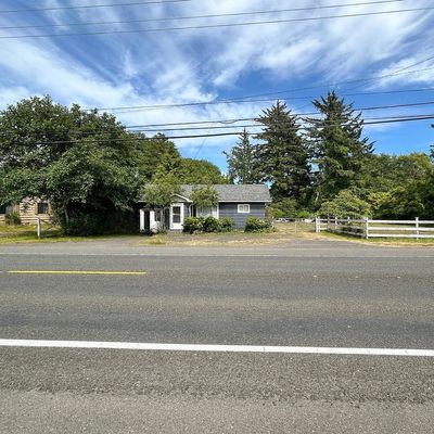 806 S Montesano St, Westport, WA 98595