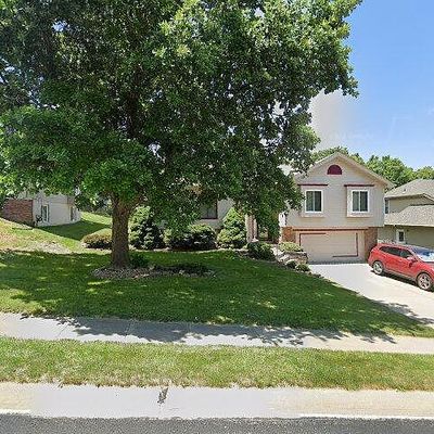 822 Valentine Ln, Papillion, NE 68046