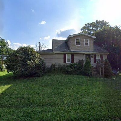 869 Bedford Rd, Masury, OH 44438