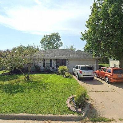 725 N Cottonwood Ave, Republic, MO 65738