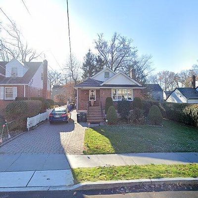 77 Virginia Ave, Dumont, NJ 07628