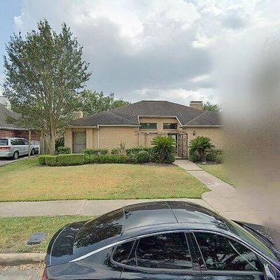 7907 Wolfield Ln, Houston, TX 77071