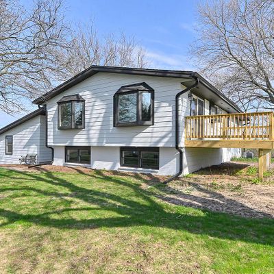 W6582 Hazel Ridge Rd, Elkhorn, WI 53121