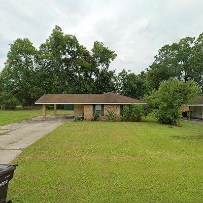 909 Cecile Blvd, Breaux Bridge, LA 70517