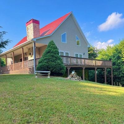 956 Troutland Rd, Hillsville, VA 24343