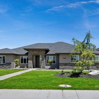 9596 S Coopers Hawk Way, Nampa, ID 83686