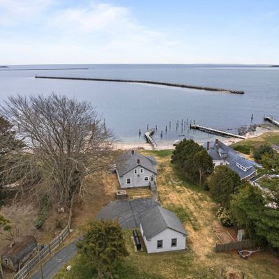 12 North St, Stonington, CT 06378