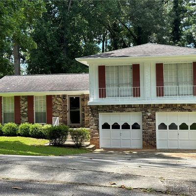 1482 Indian Forest Trl, Stone Mountain, GA 30083