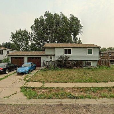 1548 1 St Ave E, Dickinson, ND 58601