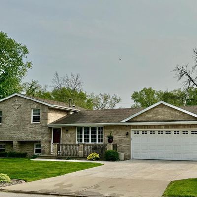 1313 Blue Ridge Dr, Green Bay, WI 54304