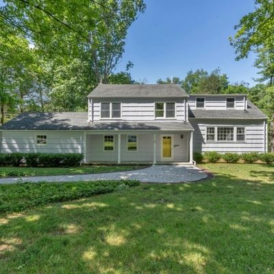 18 Deerfield Rd, Mendham, NJ 07945