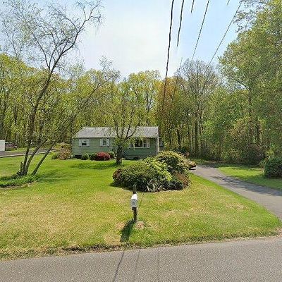 18 Greenwood Ln, Shelton, CT 06484