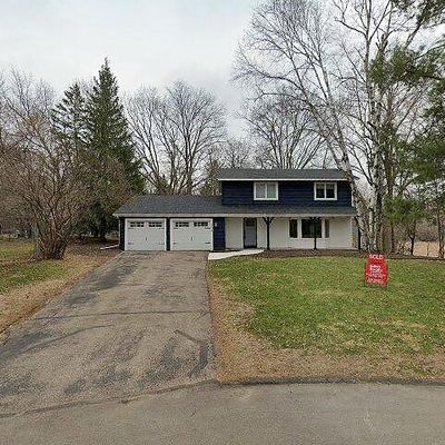 19019 Hanus Cir, Minnetonka, MN 55345