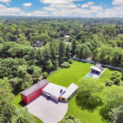 16 Burr School Rd, Westport, CT 06880