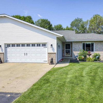 2305 Sugarbridge Ct, Menasha, WI 54952