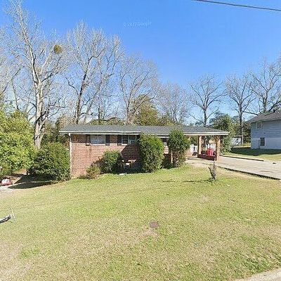 2362 E Pine Hill Dr, Macon, GA 31217