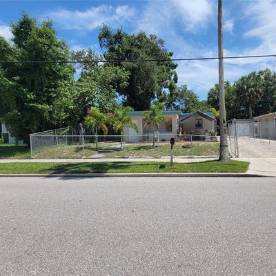 2060 7 Th St, Sarasota, FL 34237