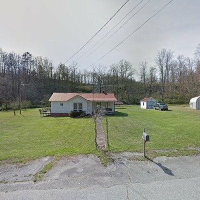 2935 Scott Hwy, Robbins, TN 37852