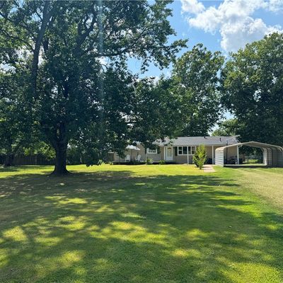 315 Pine Ave, Gentry, AR 72734