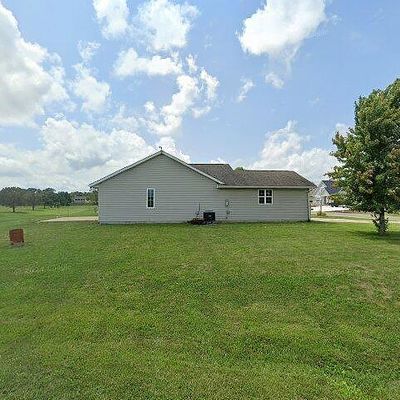 37 Bradford Hls, Sullivan, IL 61951