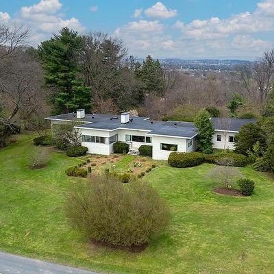 345 Blossom Hill Dr, Lancaster, PA 17601