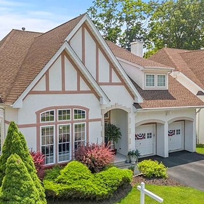 46 Hunters Run, Oakland, NJ 07436