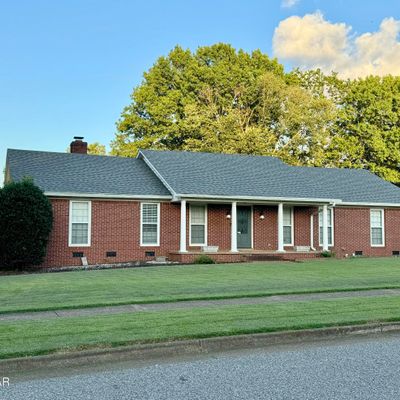 6 Jamestown Dr, Jackson, TN 38305