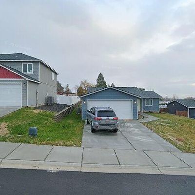 637 Hargraves Ave Ne, Royal City, WA 99357