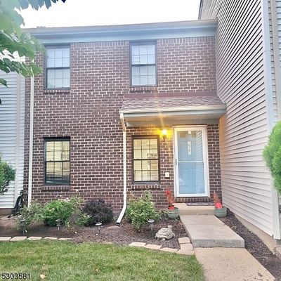 54 Pear Tree Ln, Franklin Park, NJ 08823