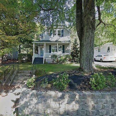 697 Riverview Dr, Totowa, NJ 07512