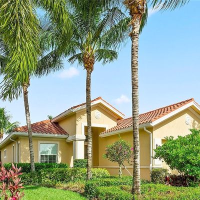 9197 Campanile Cir, Naples, FL 34114