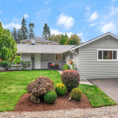 8245 Se 35 Th St, Mercer Island, WA 98040