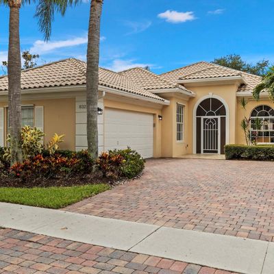 8322 Dominica Pl, Wellington, FL 33414