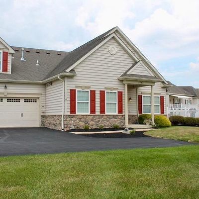 1042 Arbour Ln, Quakertown, PA 18951