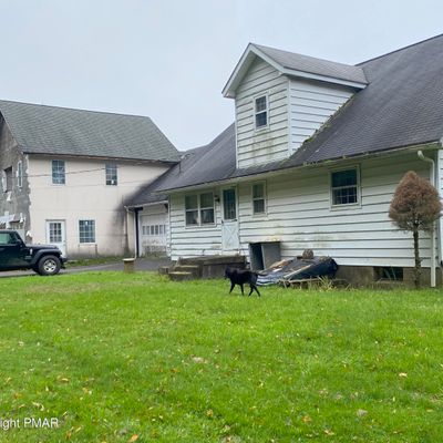 1067 Cottontail Rd, Long Pond, PA 18334