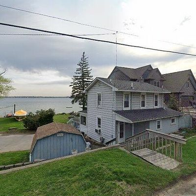 11316 E Shore Dr, Whitmore Lake, MI 48189