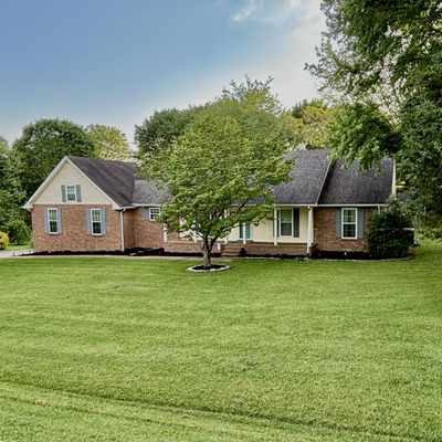 1133 Adam Dr, Cottontown, TN 37048