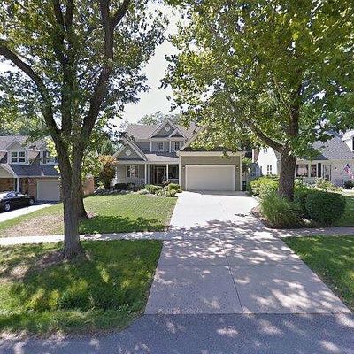 114 Woodstock Ave, Clarendon Hills, IL 60514