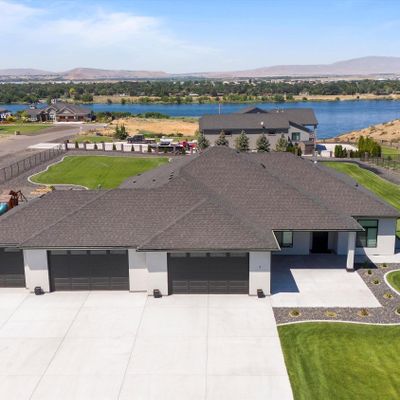 1 Bull Pen Ln, Pasco, WA 99301