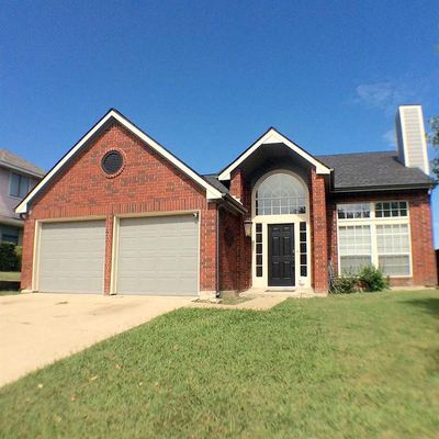 10036 Long Rifle Dr, Fort Worth, TX 76108