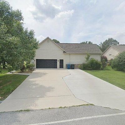 21 Russell Ln, Crossville, TN 38555